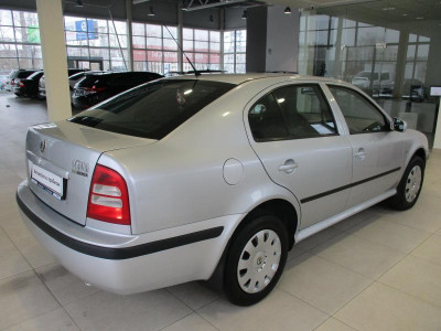 ŠKODA Octavia 1.6 MT (102 л. с.)