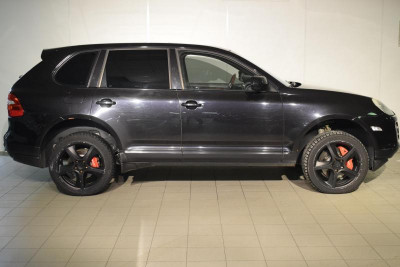 Porsche Cayenne 4.8 AT S (385 л. с.)