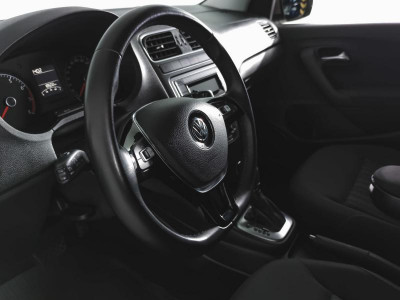 Volkswagen Polo 1.6 MPI AT (110 л. с.) Comfortline
