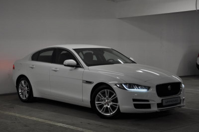 Jaguar XE 2.0 D AT (180 л. с.) Prestige
