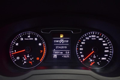 Audi Q3 2.0 TFSI quattro S tronic (211 л. с.)
