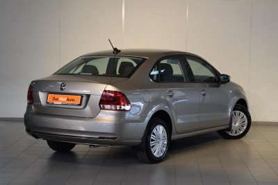 Volkswagen Polo 1.6 MPI AT (105 л.с.)