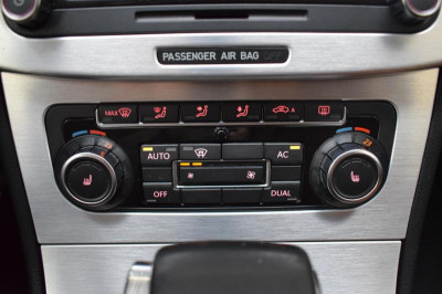 Volkswagen Passat CC 1.8 AT (152 л.с.)