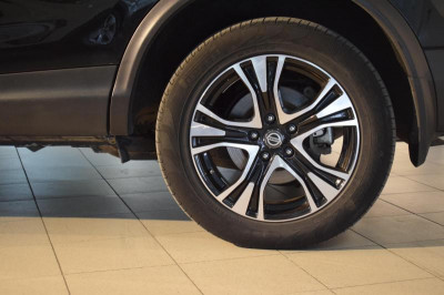 Nissan Qashqai 2.0 CVT AWD (144 л. с.)