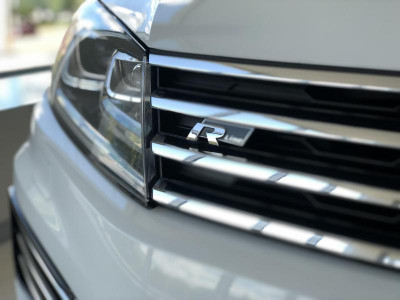 Volkswagen Touareg 3.6 FSI Tiptroniс 4Motion (249 л. с.) R-line Executive