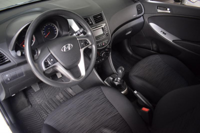 Hyundai Solaris 1.4 MT (107 л. с.)