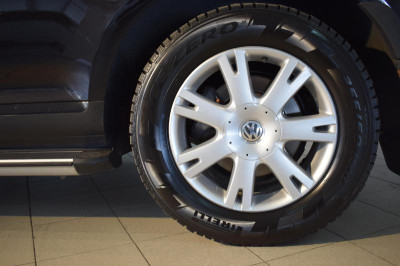 Volkswagen Touareg 3.0 TDI BlueMotion AT (225 л. с.)