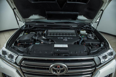 Toyota Land Cruiser 4.5 TD AT (249 л. с.) Престиж