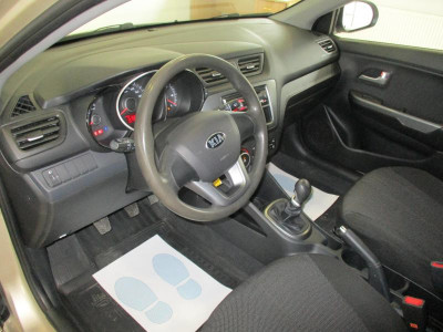 Kia Rio 1.4 MT (97 л. с.)