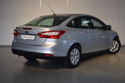 Ford Focus 1.6 MT (105 л. с.)