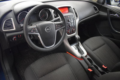 Opel Astra 1.4 Turbo AT (140 л. с.)