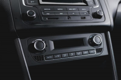Volkswagen Polo 1.6 MT (85 л. с.)