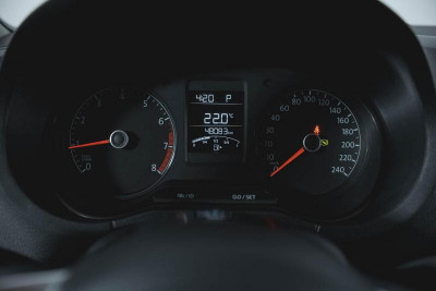 Volkswagen Polo 1.6 MPI AT (110 л. с.)