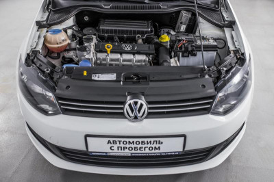 Volkswagen Polo 1.6 MT (105 л. с.)