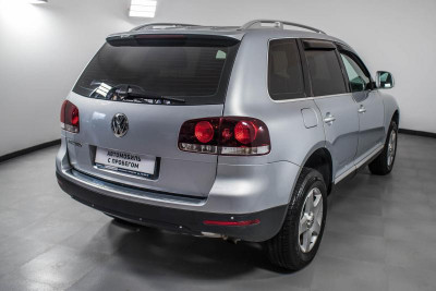 Volkswagen Touareg 2.5 TDI AT (174 л. с.)