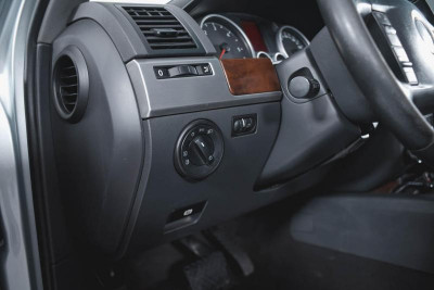 Volkswagen Touareg 2.5 TDI AT (174 л. с.)