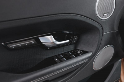 Land Rover Range Rover Evoque 2.2 SD4 9AT (190 л. с.)