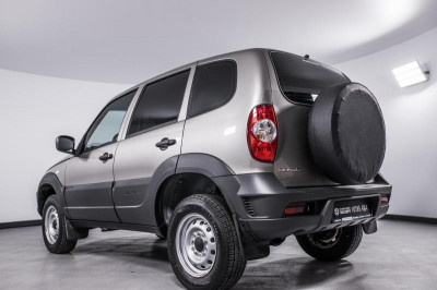 Chevrolet niva Niva 1.7 MT (79,6 л. с.) L