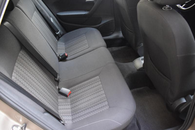 Volkswagen Polo 1.6 MPI MT (110 л. с.) Trendline