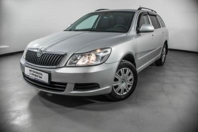 ŠKODA Octavia 1.6 AT (102 л. с.)
