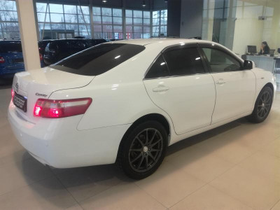Toyota Camry 2.4 VVT-i AT (167 л. с.)