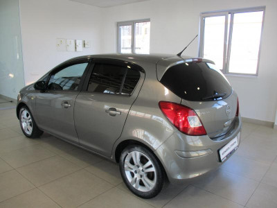 Opel Corsa 1.4 AT (101 л. с.)