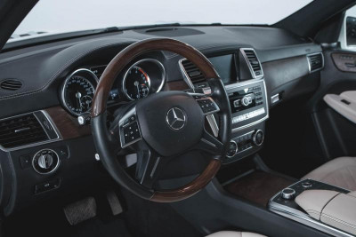 Mercedes-Benz GL-класс 500 4.7 AT (435 л.с.) 4WD