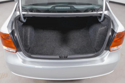 Volkswagen Polo 1.6 Tiptronic (105 л. с.)