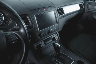 Volkswagen Touareg 3.6 FSI Tiptronic 4Motion (249 л. с.)