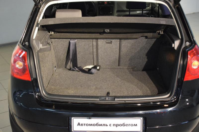 Volkswagen Golf 1.6 MT (102 л. с.)