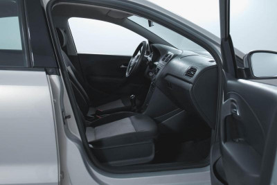 Volkswagen Polo 1.6 MT (105 л. с.)