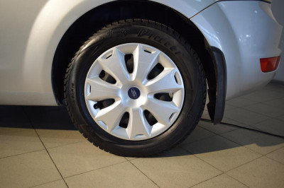 Ford Focus 1.6 MT (101 л. с.)