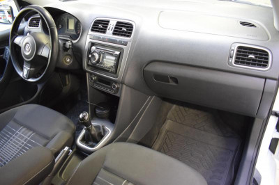 Volkswagen Polo 1.6 MT (105 л. с.)