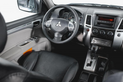 Mitsubishi Pajero Sport 2.5 DI-D AT AWD (178 л. с.)