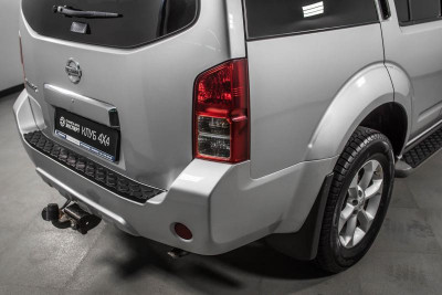 Nissan Pathfinder 2.5 dCi Turbo AT AWD (190 л. с.)