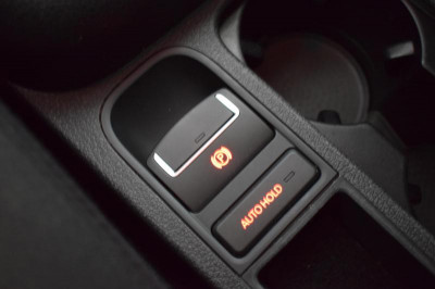 Volkswagen Tiguan 2.0d AT (140 л.с.) 4WD Avenue