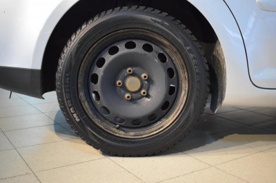 Volkswagen Touran 2.0 TDI MT (140 л. с.)