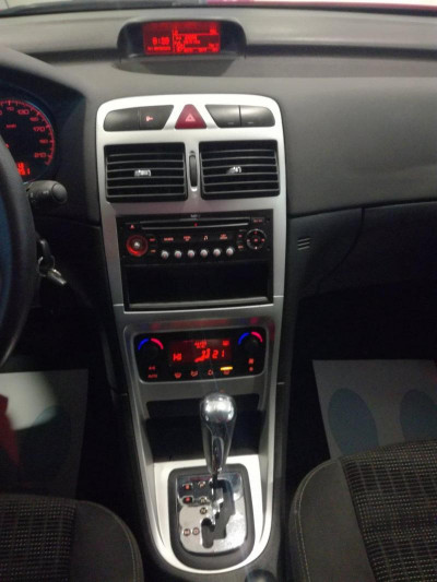 Peugeot 307 1.6 AT (110 л. с.)