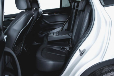 BMW X1 18i sDrive 1.5 AT (136 л.с.) Base