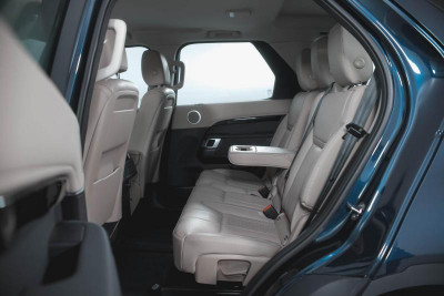 Land Rover Discovery 3.0 SiV6 AT 4WD (340 л.с.) SE