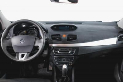 Renault Megane 1.6 MT (100 л. с.)