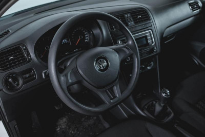 Volkswagen Polo 1.6 MPI MT (110 л. с.) Trendline