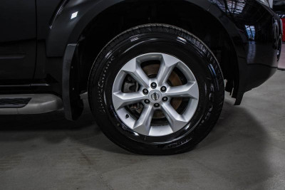 Nissan Pathfinder 2.5 dCi Turbo MT AWD 7 seats (190 л. с.)