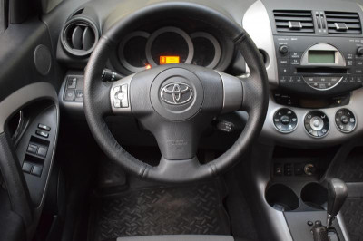 Toyota RAV4 2.0 AT (152 л.с.) 4WD