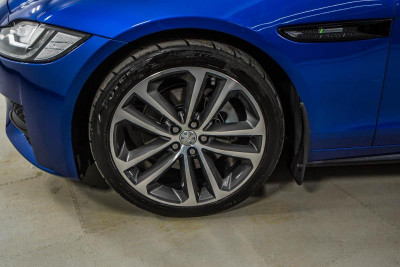 Jaguar XF 2.0 D AT AWD (180 л. с.) R-Sport