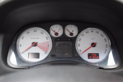 Peugeot 307 1.6 MT (110 л. с.)