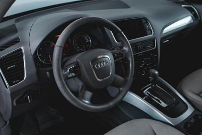 Audi Q5 2.0 TDI clean diesel S tronic quattro (170 л. с.)