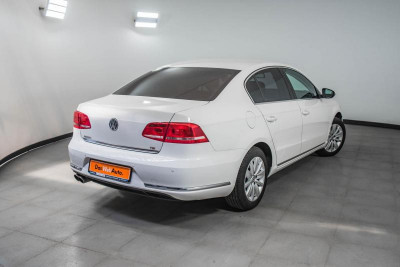 Volkswagen Passat 1.8 TSI DSG (152 л. с.)