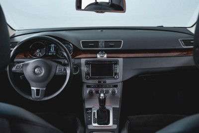 Volkswagen Passat CC 1.8 TSI DSG (152 л. с.)