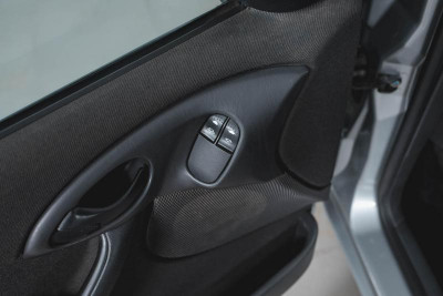 Ford Focus 1.6 MT (101 л. с.)